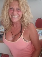 Lilla (44 éves, nő) - Telefon: +36 30 / 496-0230 - Pest, Budapest, X. kerület